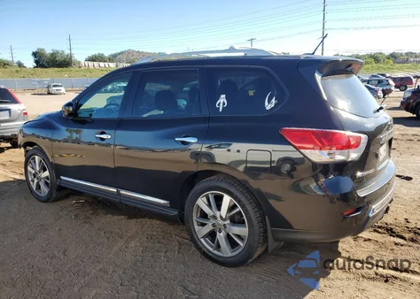 2015 Nissan Pathfinder S z USA, uszkodzony, nr VIN 5N1AR2MM4FC685996